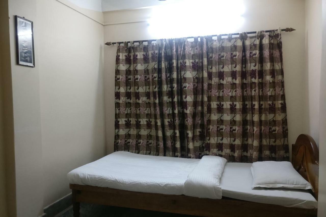 Spot On 37646 Hotel Centre Palace Silchar Ngoại thất bức ảnh