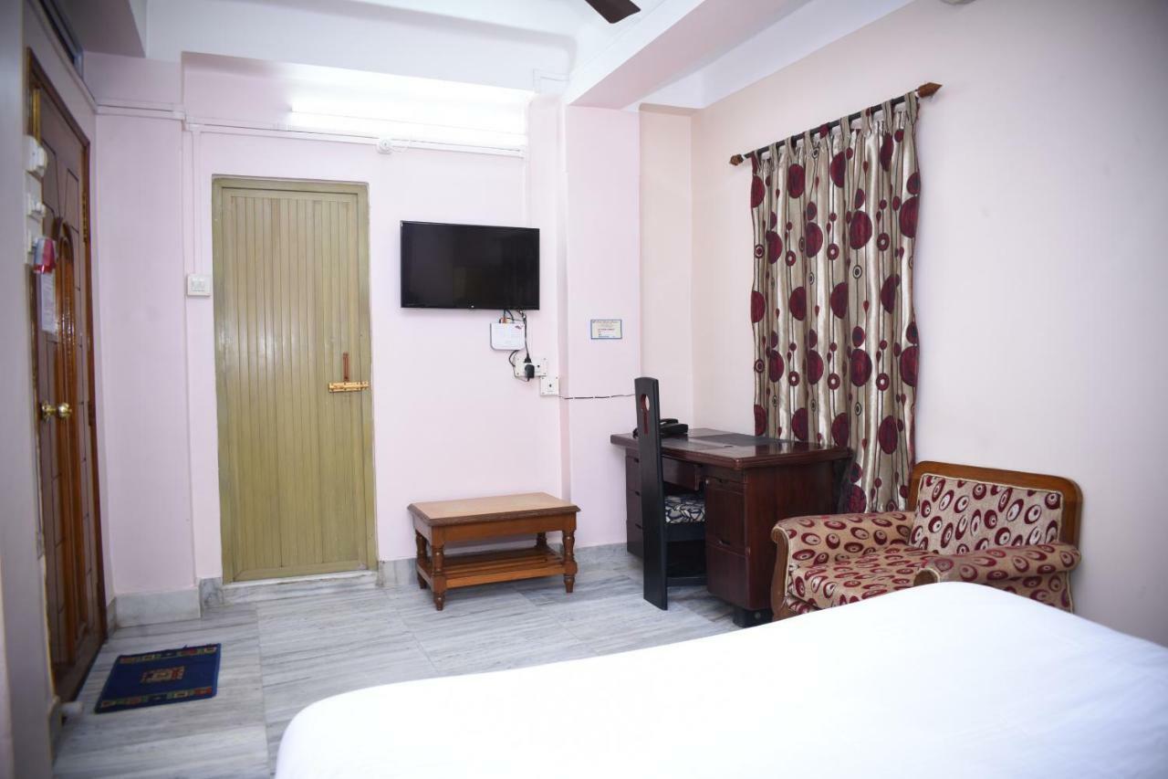 Spot On 37646 Hotel Centre Palace Silchar Ngoại thất bức ảnh