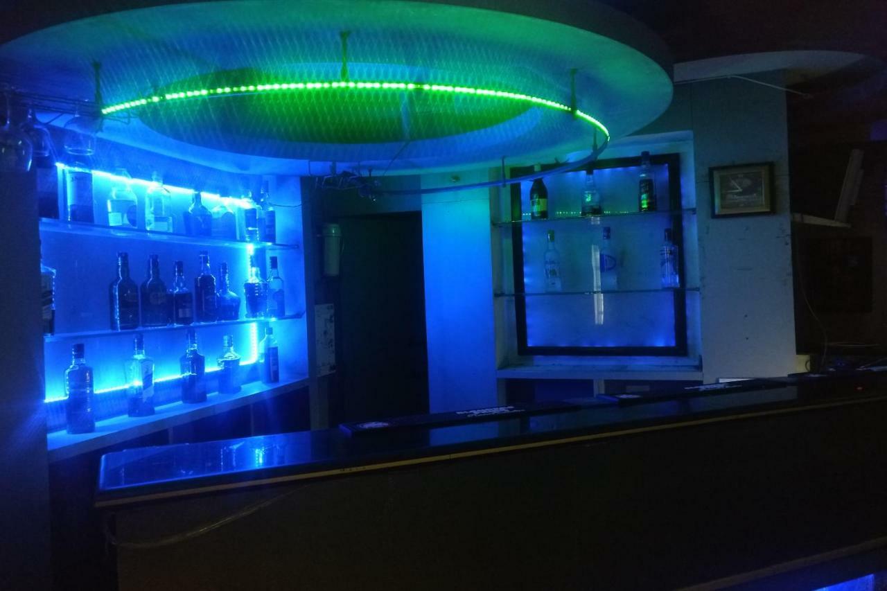 Spot On 37646 Hotel Centre Palace Silchar Ngoại thất bức ảnh