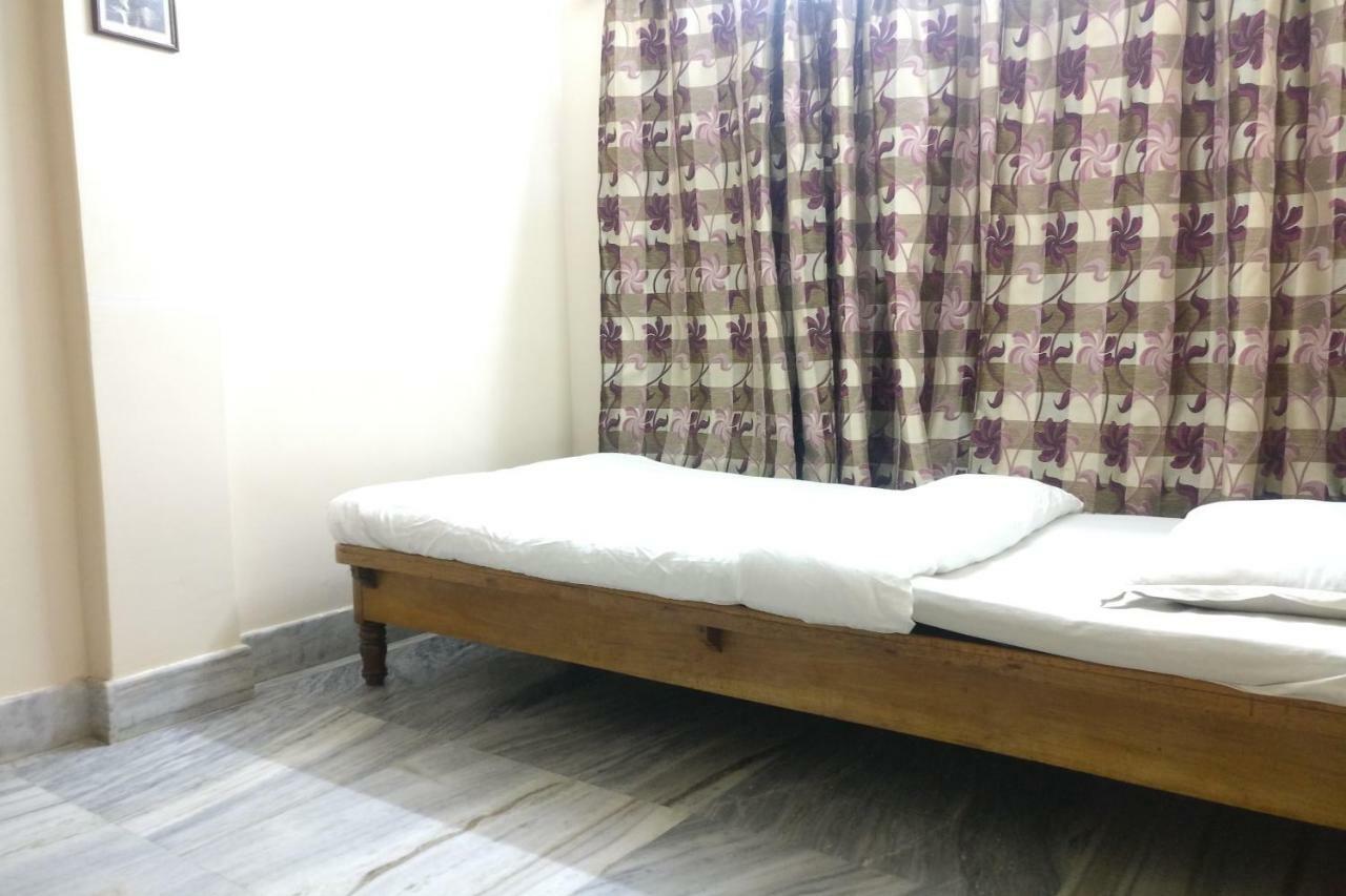 Spot On 37646 Hotel Centre Palace Silchar Ngoại thất bức ảnh