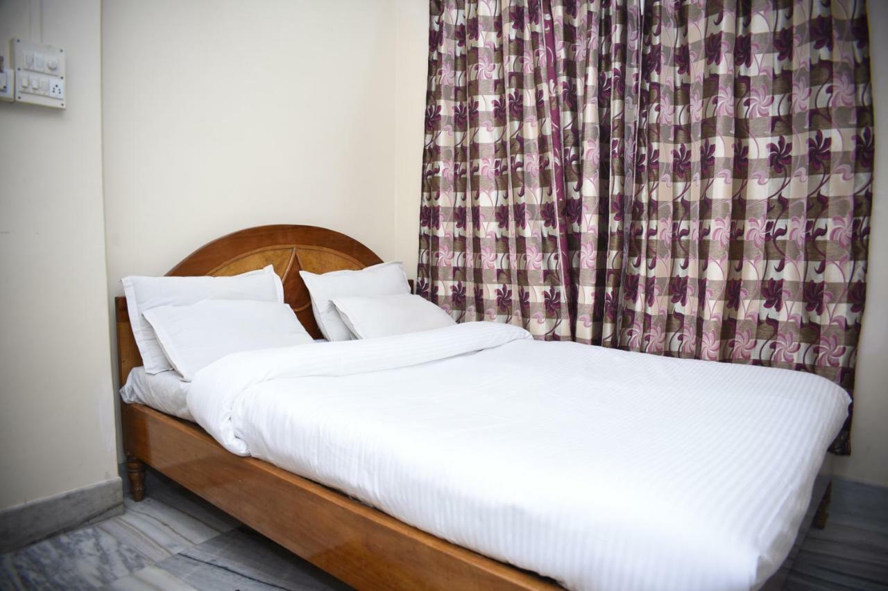 Spot On 37646 Hotel Centre Palace Silchar Ngoại thất bức ảnh